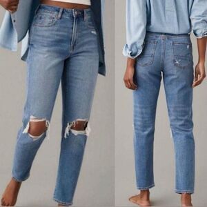 American Eagle Mom Jeans Light Wash Distressed High-Rise Tapered Denim Size 4